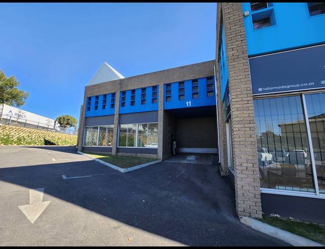 580M² WAREHOUSE TO LET IN HALFWAY GARDENS